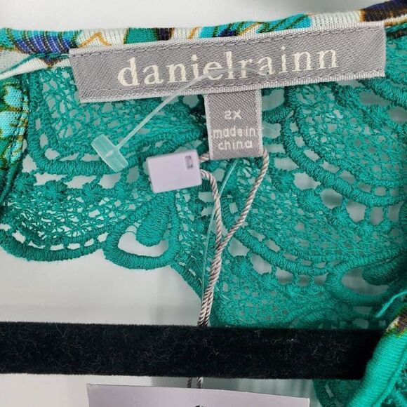 Daniel‎ Rainn NWT Women's Green sleeveless open back crochet top Size 2X - Picture 2 of 5